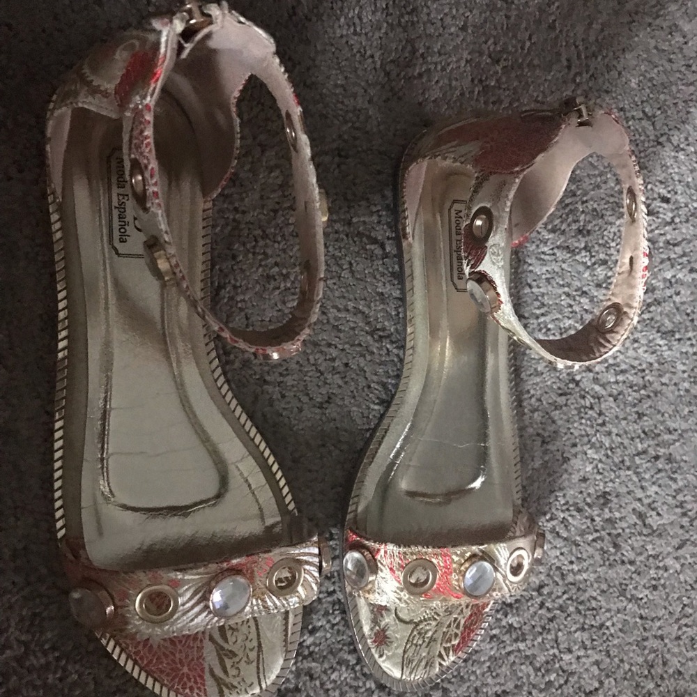 Sandals - Picture 3 of 4